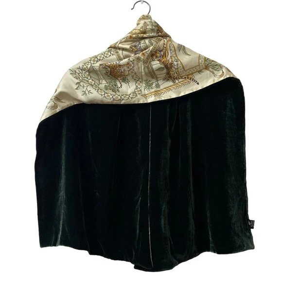 Auth Salvatore Ferragamo - Dark Green Cream Multi Rayon Silk Scarf - Picture 2 of 7